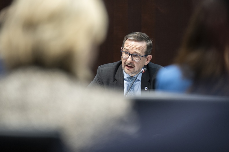parl aussenpol 18