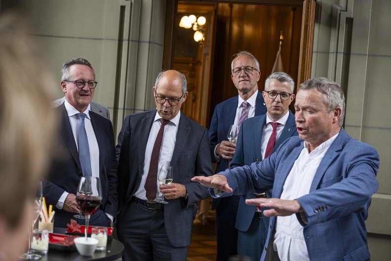 parl somsess25 apero 0206 10