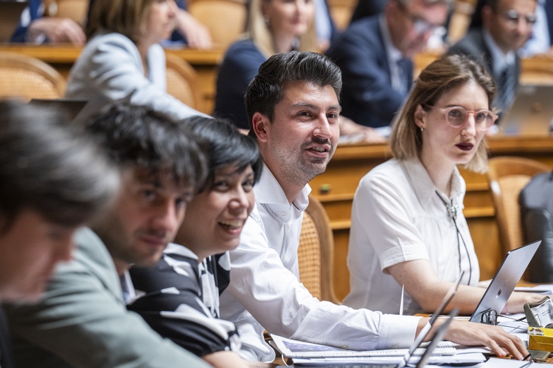 parl somsess25 1006 42